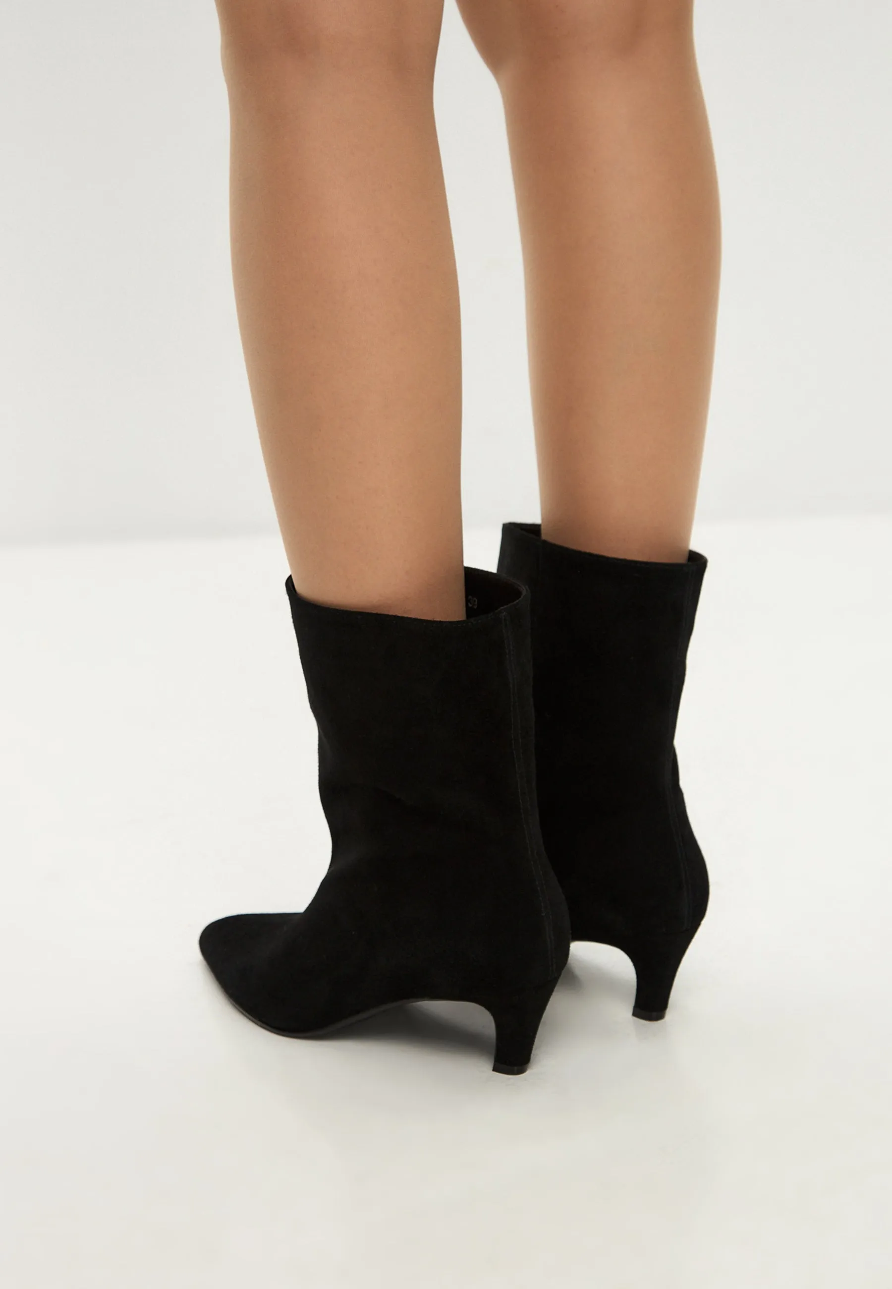 Kitten Heel Ankle Boots Dolly - Black