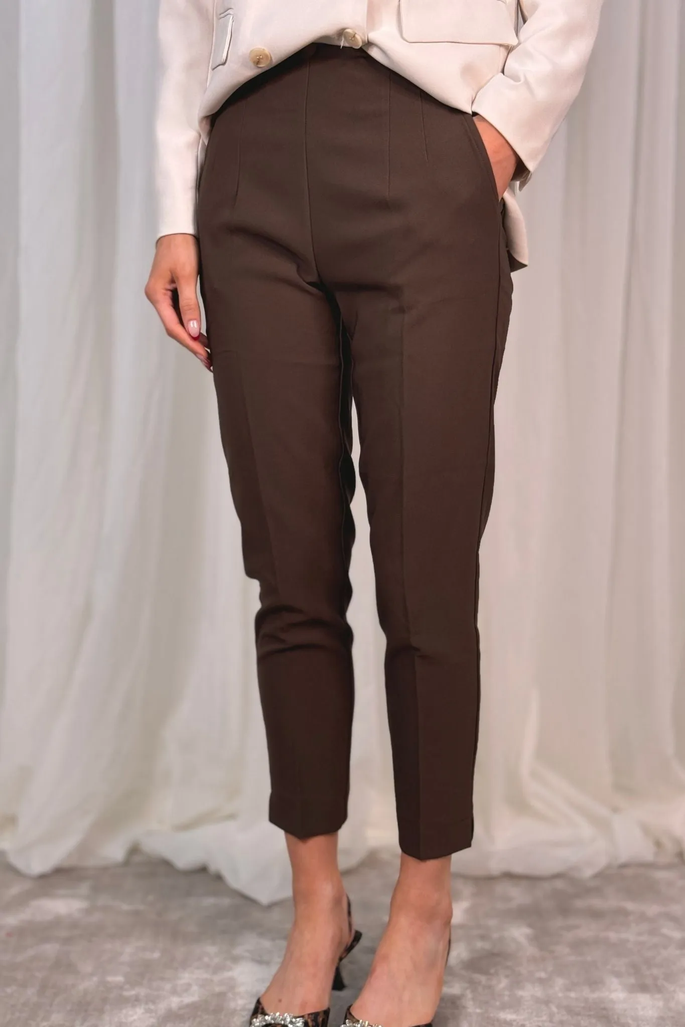 Maria Fitted Trousers In Dark Brown