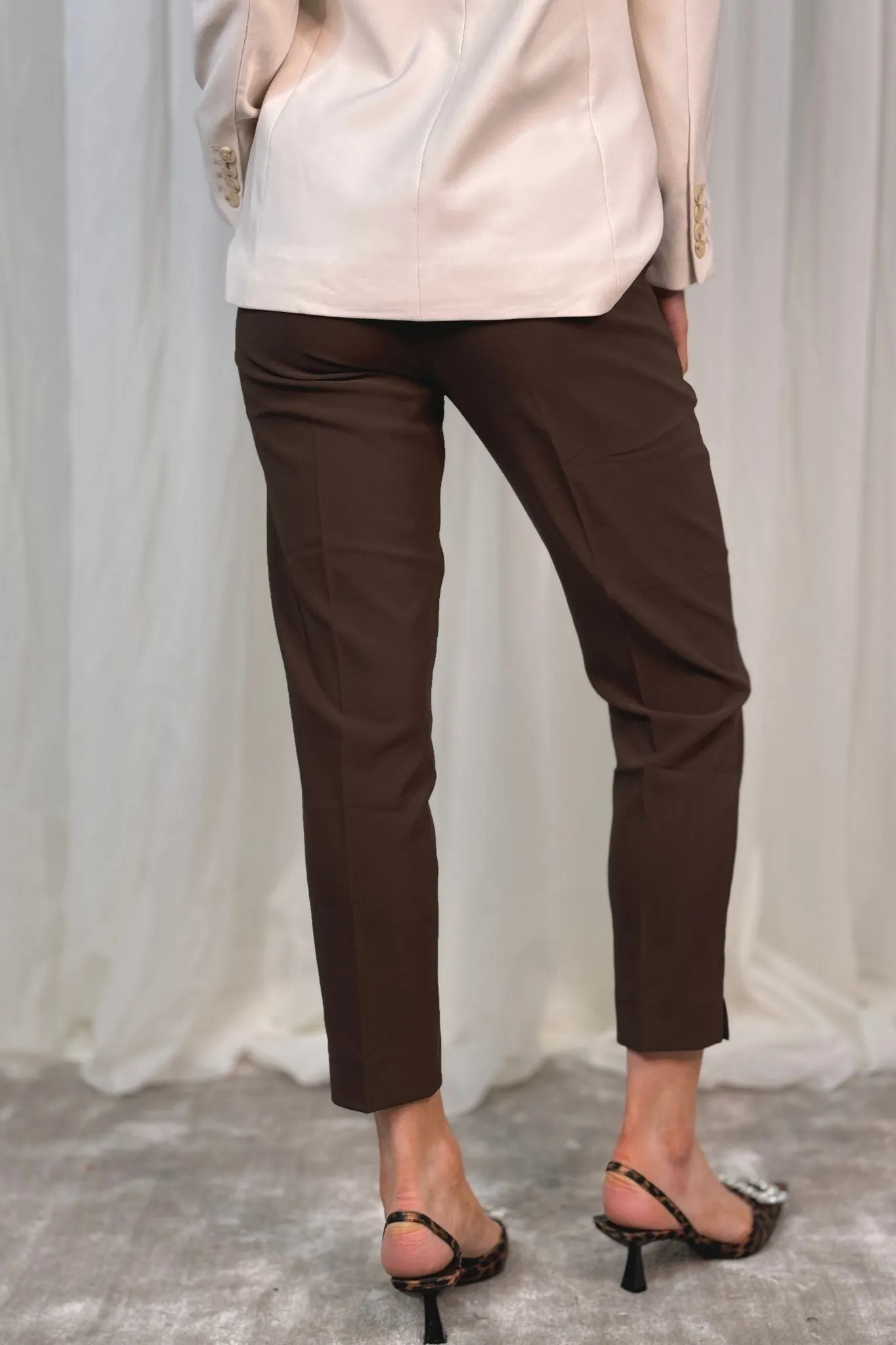 Maria Fitted Trousers In Dark Brown