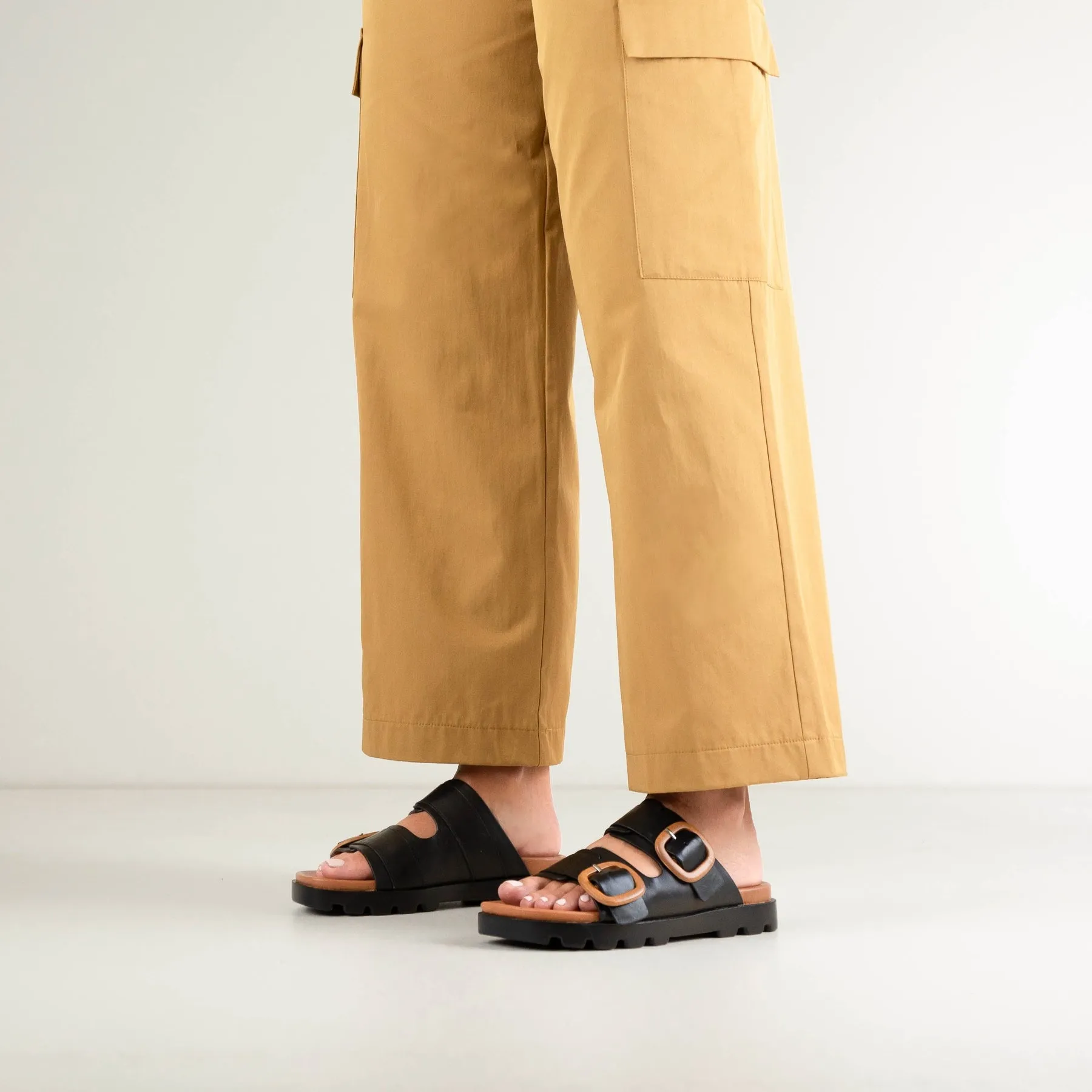 NILI LEATHER BUCKLE SANDALS